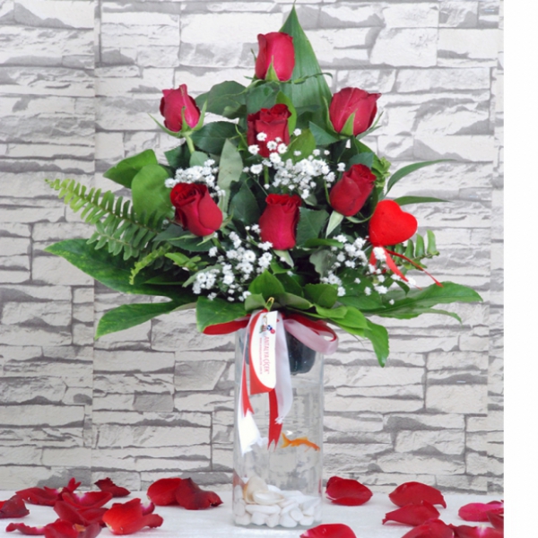  Döşemealtı Çiçek Gönder 7 Güllü Balıklı Aranjman