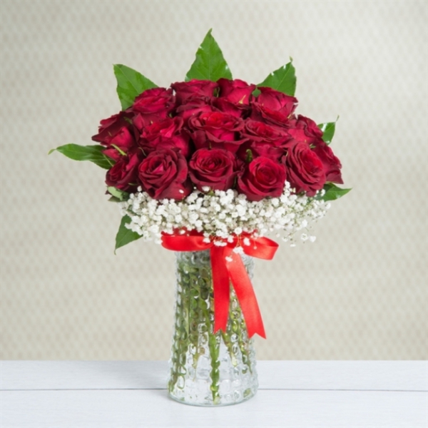  Döşemealtı Çiçek Siparişi 15 gül cam arajmanı