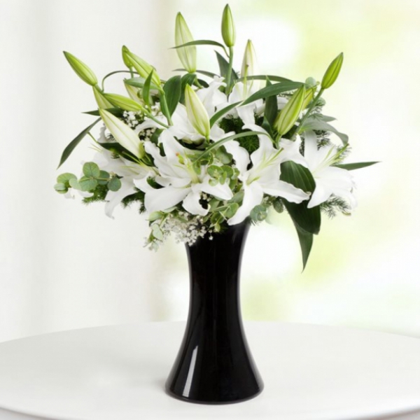 Döşemealtı Çiçekçi Zarif Kuğu Beyaz Lilyum Aranjmanı