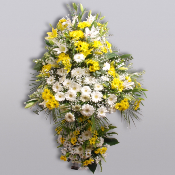  Döşemealtı Çiçekci  İhtişamlı Sarı Beyaz Ferforje Aranjman