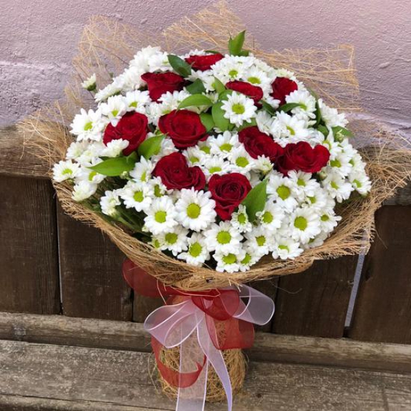  Döşemealtı Çiçekci  Papatya ve Kırmızıgül buketi