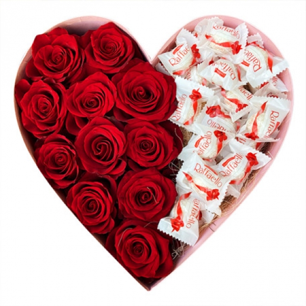 Döşemealtı Çiçekçi Kalp Kutuda 11 adet Gül Ve Rafello Çikolata