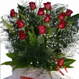  Döşemealtı Çiçekçiler 11 Gül Buketi