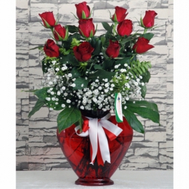  Döşemealtı Çiçekçiler Kalp Vazoda 11 Gül