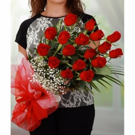  Döşemealtı Çiçekçiler 17 Gül Buketi